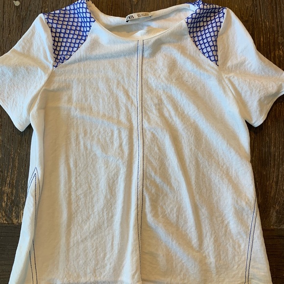 Zara Tops - Zara blue accent tshirt
